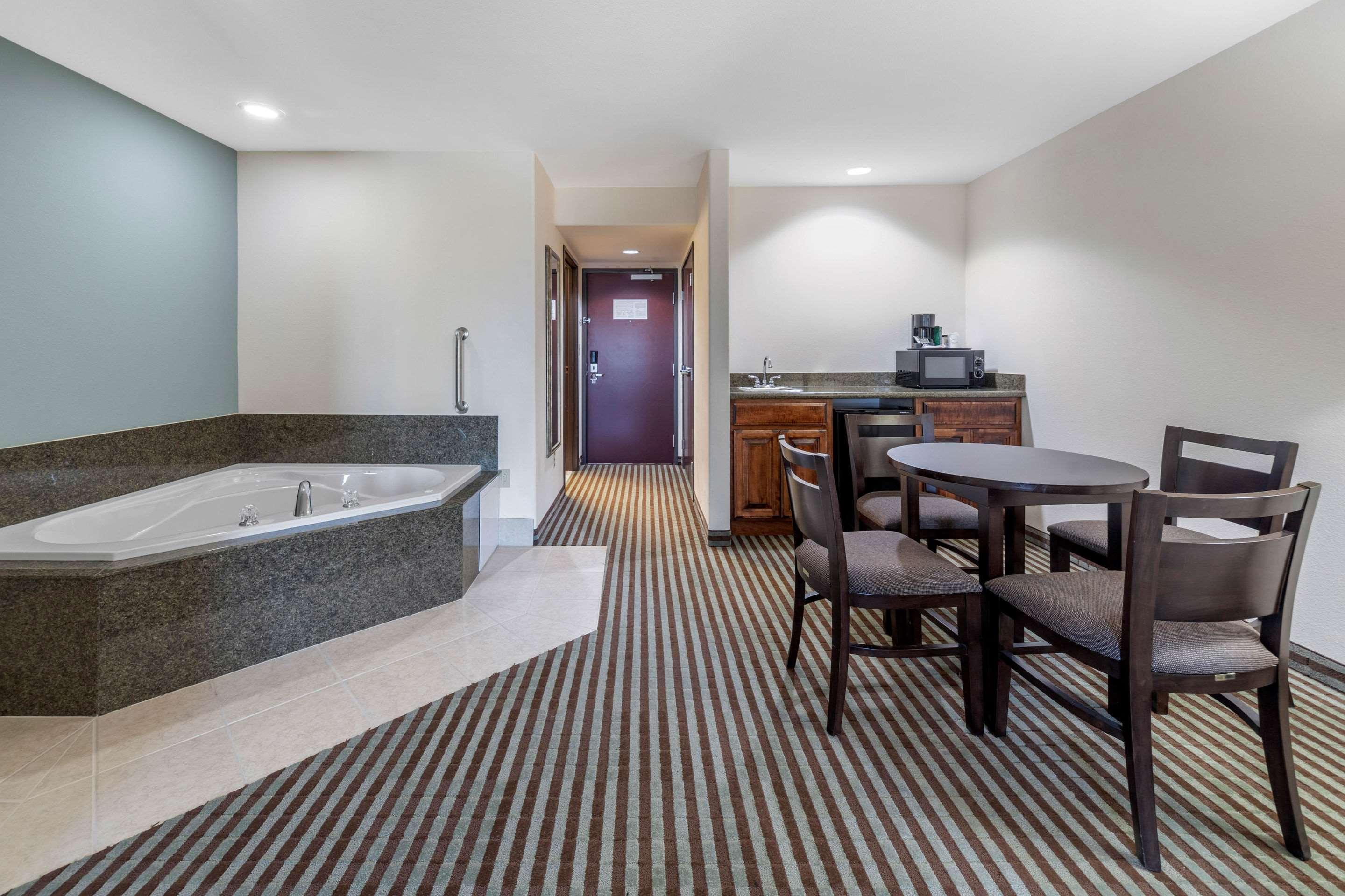 Comfort Inn & Suites Perry I-35 Bagian luar foto