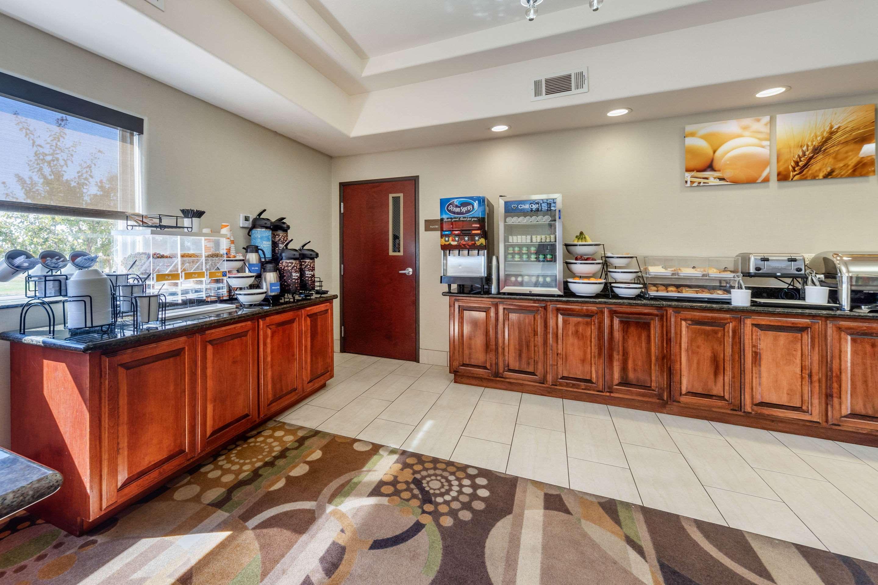 Comfort Inn & Suites Perry I-35 Bagian luar foto