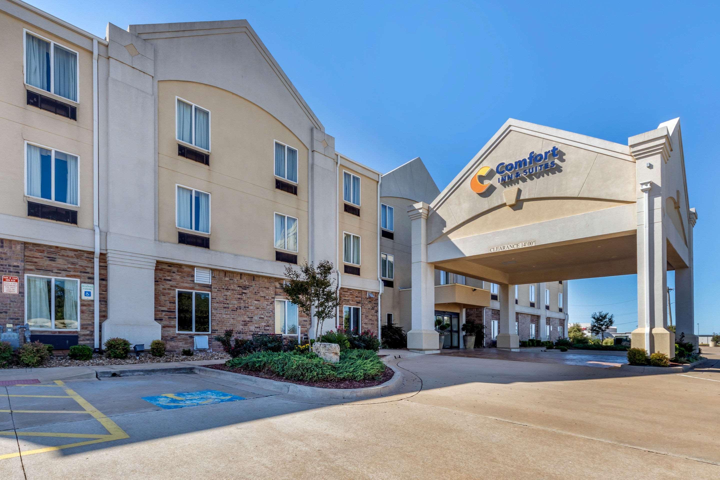 Comfort Inn & Suites Perry I-35 Bagian luar foto