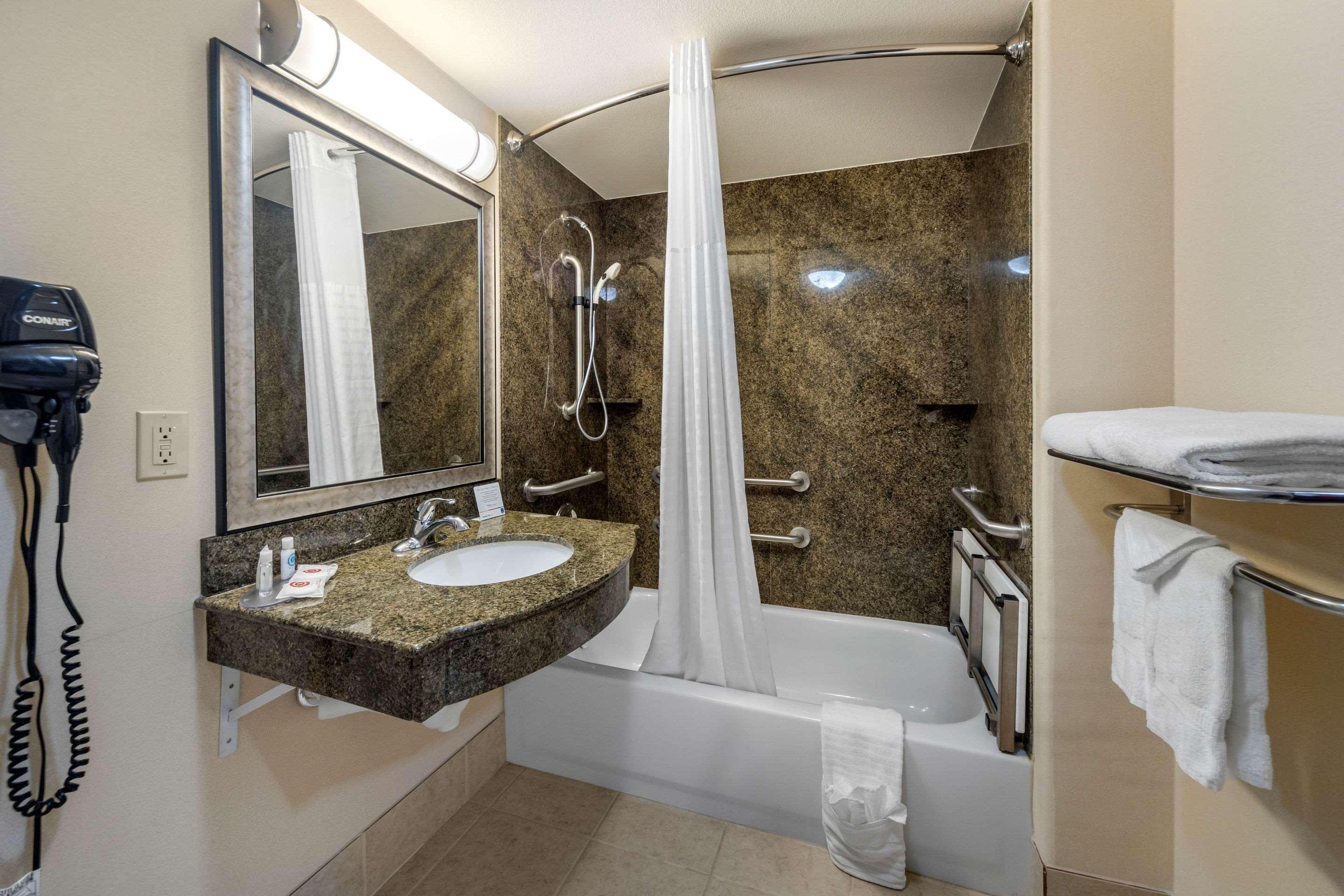 Comfort Inn & Suites Perry I-35 Bagian luar foto